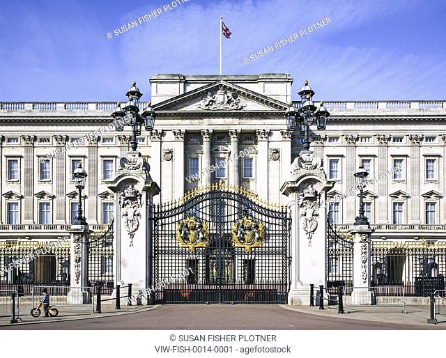 Buckingham Palace. London Iconic Landmarks, London, United Kingdom. Architect: n/a, 2011