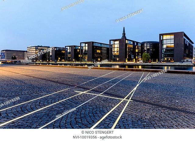 Nordea Bank headquarters in Christianshavn seen from Slotsholmen, designed by the architect Henning Larsen, Inderhavn, Copenhagen, Denmark