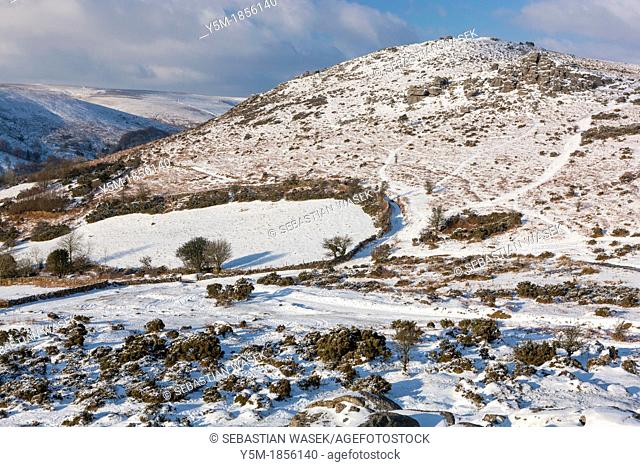 Bell Tor in snow, Dartmoor National Park near Widecombe in the Moor, Devon, England, UK, Europe