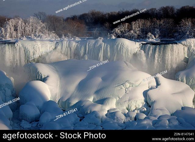 Winter Niagara Falls frozen snow and ice