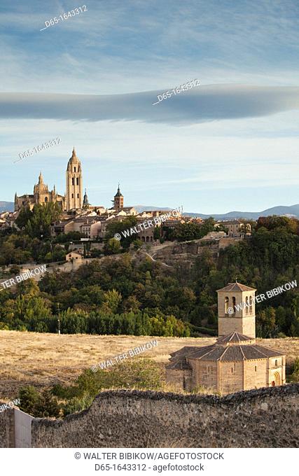 Spain, Castilla y Leon Region, Segovia Province, Segovia, town view with Segovia Cathedral and Vera Cruz Church
