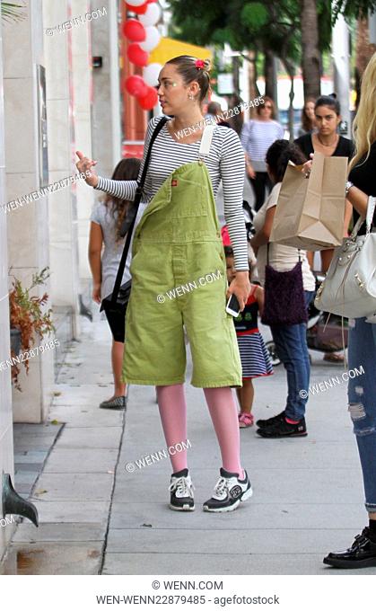 Miley Cyrus has lunch at The Farm with her mom Tish and then shops at The North Face in Beverly Hills Featuring: Miley Cyrus Where: Hollywood, California