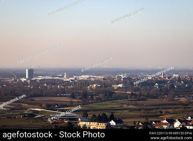 12 January 2022, Baden-Wuerttemberg, Ortenberg: The high-rise building of the Hubert Burda Media publishing house rises up between the buildings of the city of...