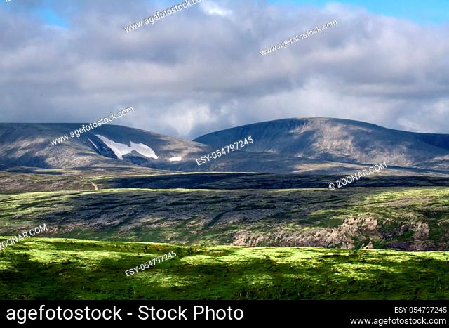 Mountain deserts and semi-deserts of Northern lands - alpine tundra belt (barrens, goltsy). Khibiny Mountains