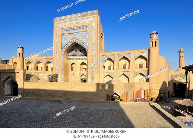 Allaquli Khan Madrassah, historic adobe district of Khiva, Chiva, Ichan Kala, Silk Road, Unesco World Heritage Site, Uzbekistan, Central Asia