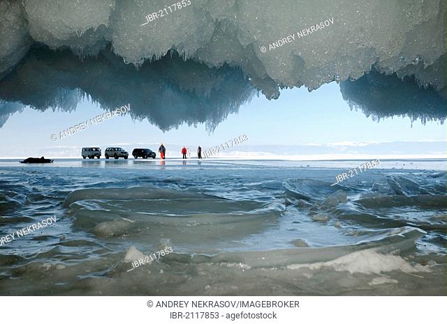 Cars and people on frozen Lake Baikal, island Olkhon, Lake Baikal, Siberia, Russia, Eurasia