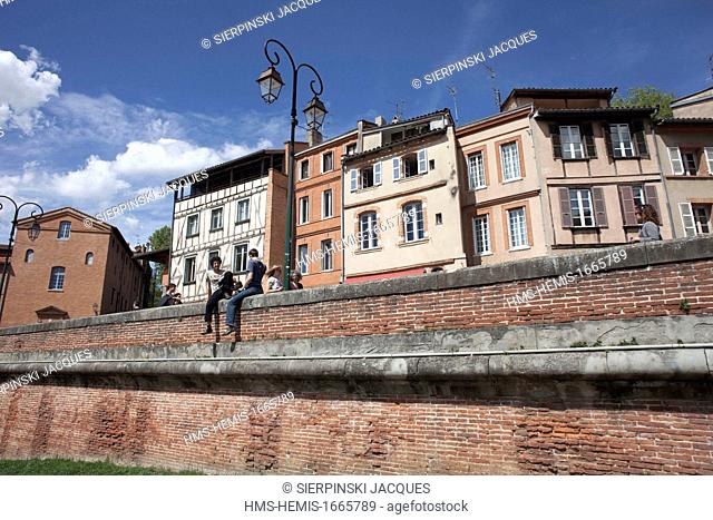 France, Haute Garonne, Toulouse, Garonne banks river, bricks buidings