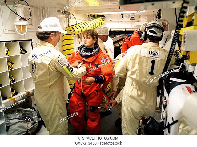 05/27/1999 --- Before entering the orbiter Discovery, STS-96 Mission Specialist Julie Payette, with the Canadian Space Agency