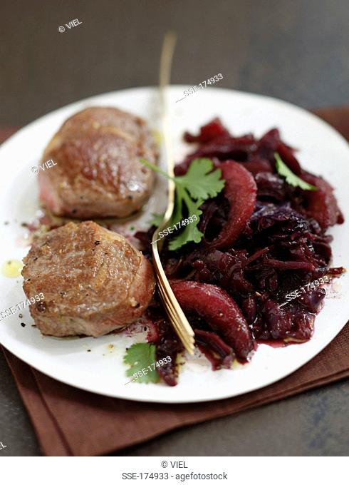 Lamb noisette fiilets with stewed red cabbage and pears