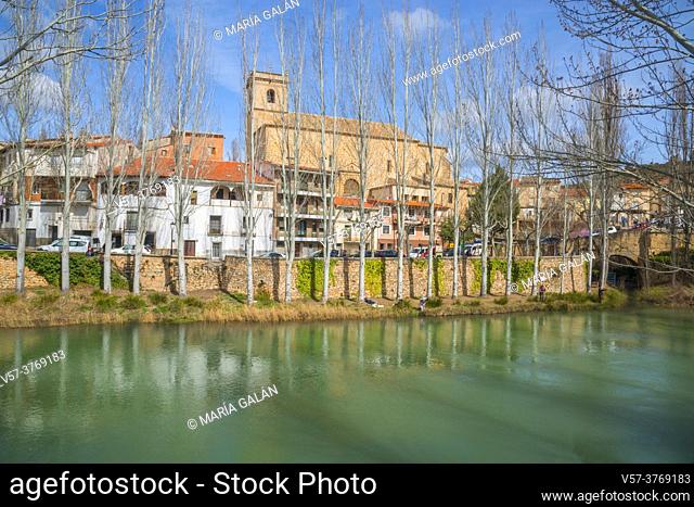 River Tajo and overview of the village. Trillo, Guadalajara province, Castilla La Mancha, Spain