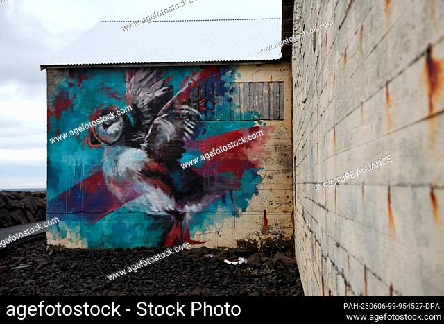 FILED - 16 April 2023, Iceland, Hellissandur: A work of art in the Icelandic town of Hellissandur shows a puffin. The small town of Hellissandur is considered...