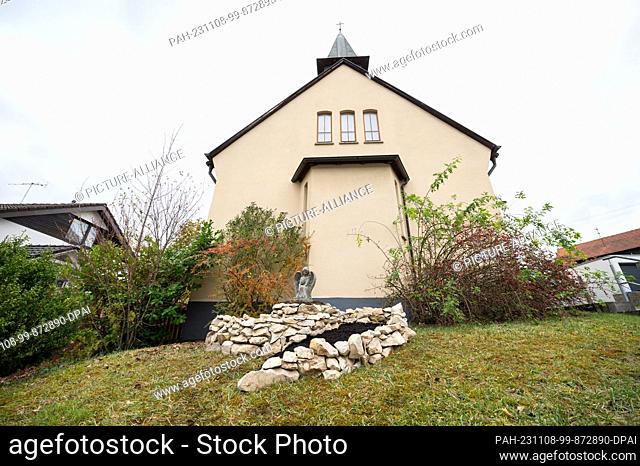 PRODUCTION - 08 November 2023, Baden-Württemberg, Albstadt: Exterior photo of St. Paul's Church at the Schönhalde pet burial site