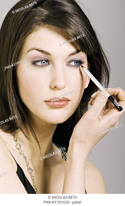 Woman : make-up