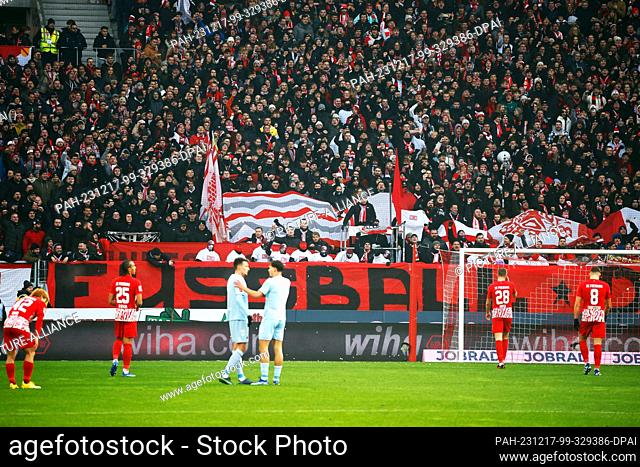 17 December 2023, Baden-Württemberg, Freiburg im Breisgau: Soccer: Bundesliga, SC Freiburg - 1. FC Köln, Matchday 15, Europa-Park Stadium