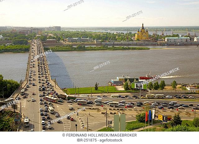 Oka bridge to the trade fair centre, Aleksandr Nevsky Cathedral, Nizhny Novgorod (Gorky), Russia