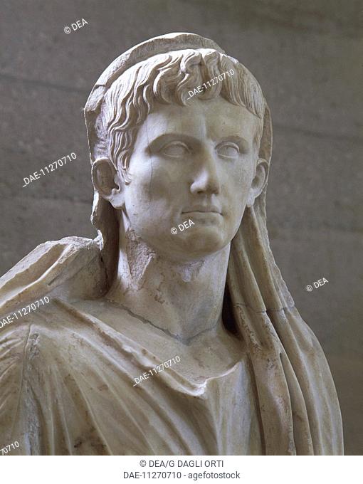 Roman art - Statue of Augustus, the first Emperor of the Roman Empire  Corinto, Museo Archeologico
