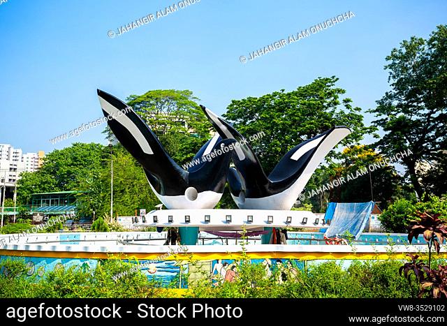 Bangladesh â. “ May 12, 2020: Doel Chattar or Doel Square is a sculpture of two Oriental magpie-robin located in front of the Curzon Hall in the University of...