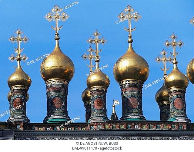Domes of Terem Palace or Teremnoy Palace(17th century), Kremlin Palace (Unesco World Heritage List, 1990), Moscow, Central District, Russia