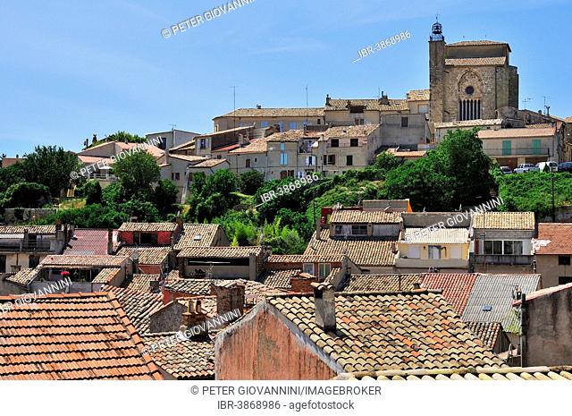 The roofs of the historic centre and the Church of Saint-Denis, Valensole, Département Alpes-de-Haute-Provence, Provence-Alpes-Côte d'Azur, France