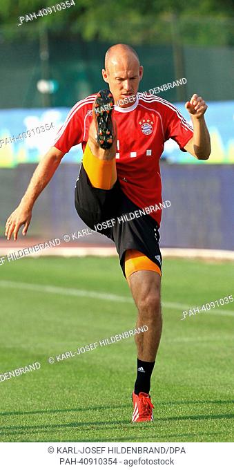 Munich's Arjen Robben trains in Arco, Italy, 08 July 2013. German Bundesliga soccer club Bayern Munich holds a training camp in Arco from 04 till 12 July 2013...