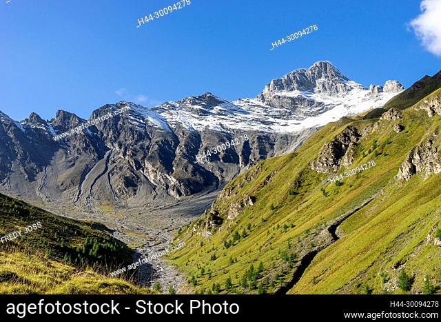 Der Piz Tschütta oder Stammerspitz mit erstem Schnee des Herbstes, Val Maisas, Samnaun, Kanton Graubünden