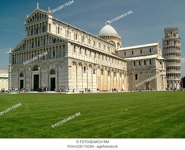 Pisa, Tuscany, Italy, Toscana, Europe, Leaning Tower of Pisa (Torre Pendente) and the Cathedral in Campo dei Miracoli (Field of Miracles) in the city of Pisa
