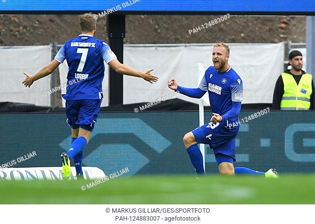 jubilation 1: 0: goalkeeper Philipp Hofmann (KSC) and Marc Lorenz (KSC) / l GES / football / 2nd Bundesliga: Karlsruher SC - FC Heidenheim, 28.09