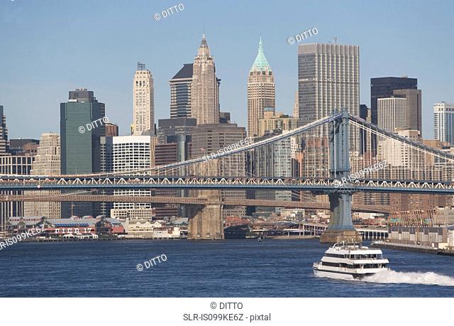 Manhattan Bridge over East River, New York City, USA