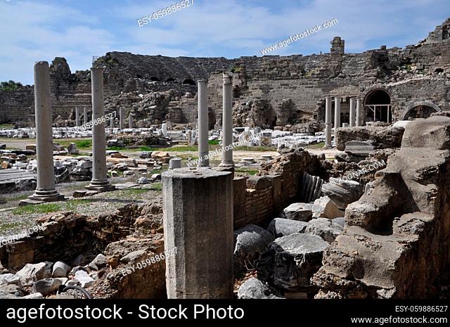 side, türkei, türkische riviera, amphitheater, theater, antik, antike, historisch, ruine, ruinen, archäologie, römer, römisch, säule, säulen