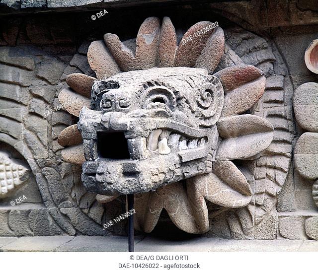 Mexico - Teotihuacan (UNESCO World Heritage List, 1987), Stone snake's head from the Temple of the Feathered Snake. 3rd-4th century A.D