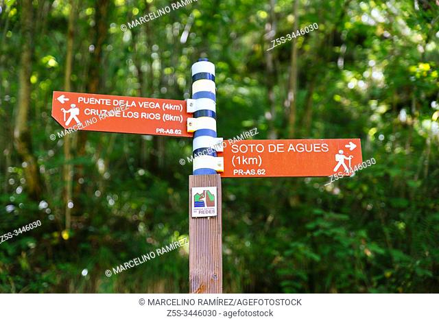 Information signs. River Alba Trail. Redes Natural Park and Biosphere Reserve. Soto de Agues, Sobrescobio, Principality of Asturias, Spain, Europe