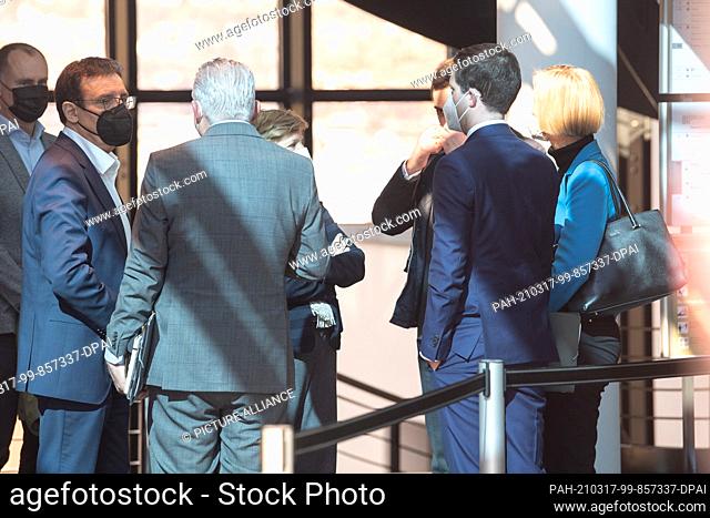 17 March 2021, Baden-Wuerttemberg, Stuttgart: The delegation of the CDU, Wolfgang Reinhart (l-r), chairman of the CDU parliamentary group in the state...