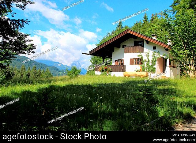 House near Gerold, near Klais, Europe, Germany, Bavaria, Upper Bavaria, Werdenfels, summer, fantastic meadows in front of the Wetterstein Mountains