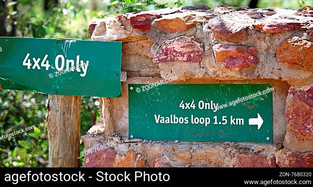 Ausschilderung Vaalbos Loop im Marakele-Nationalpark, Südafrika, signpost to Vaalbos Loop at Marakele National Park, South Africa