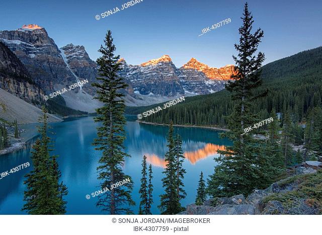 Moraine Lake, glacially-fed lake, in the evening light, Valley of the Ten Peaks, Canadian Rockies, Banff National Park, Alberta Province, Canada