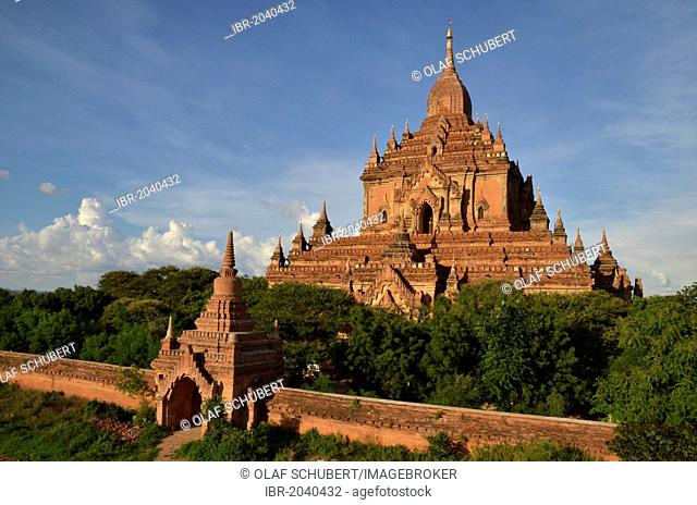 Htilominlo Temple, 13th Century, one of the last great temples built in Bagan before the fall of the kingdom, Old Bagan, Pagan, Burma, Myanmar, Southeast Asia