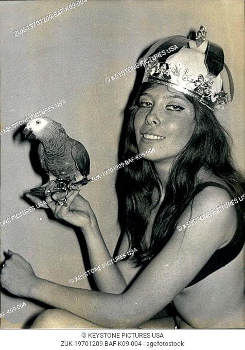 Dec. 09, 1970 - 'Miss Solitaress' of Paris is Lydia Huet & her parrott (Credit Image: © Keystone Press Agency/Keystone USA via ZUMAPRESS.com)