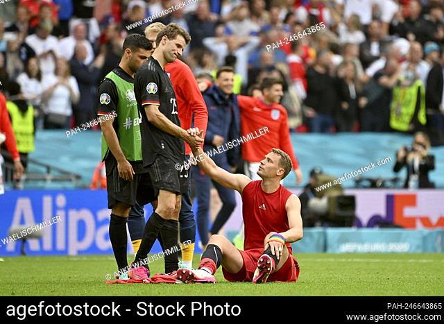 Thomas MUELLER (MvÉ¬ºller, GER) and goalwart Manuel NEUER r. (GER) disappointed after the game last 16, game M44, England (ENG) - Germany (GER), on June 29th