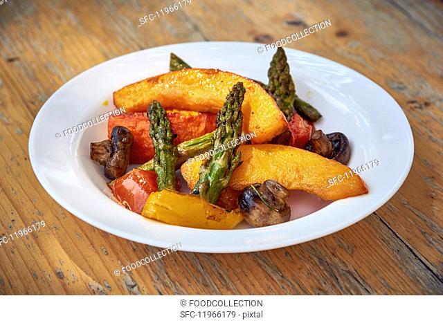 Grilled vegetables with salt and olive oil