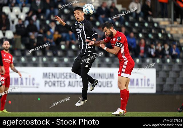 Charleroi's Ryota Morioka and Eupen's Jordi Amat fight for the ball during a soccer match between Sporting Charleroi and KAS Eupen
