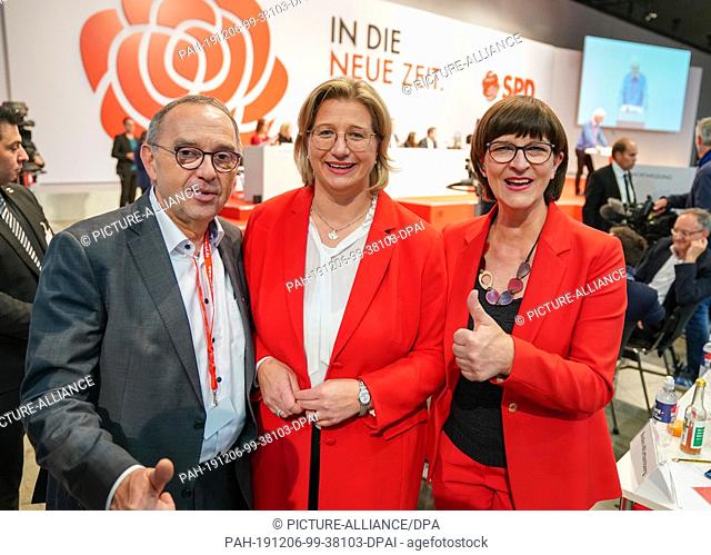 06 December 2019, Berlin: The new SPD party chairmen Norbert Walter-Borjans (l) and Saskia Esken (r) are standing next to Anke Rehlinger