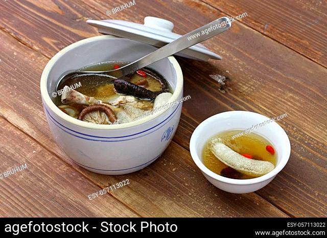 bamboo mushroom soup, chinese yunnan cuisine