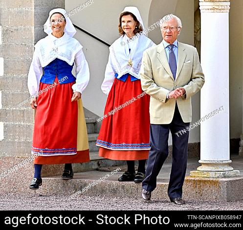 King Carl XVI Gustaf together with Queen Silvia and Crown Princess Victoria presented Bitte Börjesson with the award ""The Ölänning och the Year"" at Solliden...