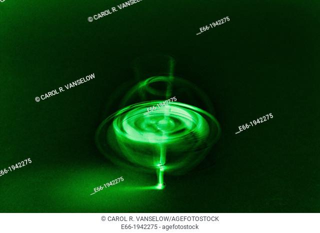 gyroscope, green, inverted