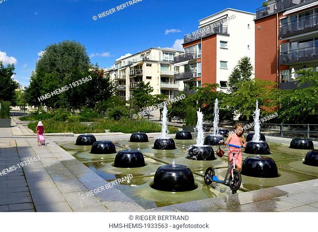 Sweden, Stockholm, Hammarby Sjostad eco-neighborhood pioneer in sustainable development, place in the heart of the pedestrian area