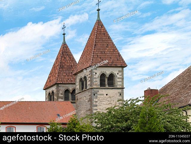 St. Peter und Paul ist eine romanische Säulenbasilika mit Ostturmfassade auf der Insel Reichenau im Ortsteil Niederzell. Die Kirche gehört zusammen mit der...