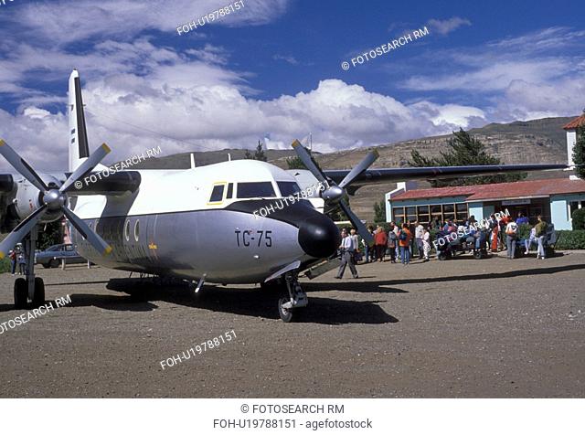 airplane, propeller, Patagonia, Argentina, Calafate, airport terminal, Passengers boarding a propeller plane at the Lago Argentina Airport in El Calafate