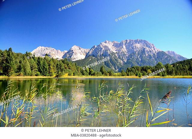 Germany, Bavaria, Isar valley, Mittenwald, Kranzberg area, Luttensee, Karwendel mountains