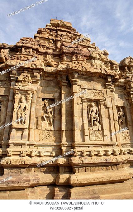 Statues on wall of Virupaksha temple , Pattadakal , UNESCO World Heritage , Chalukya , District Bagalkot , Deccan plateau , Karnataka , India