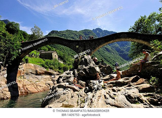 Ponte dei Salti bridge crossing the Verzasca River at Lavertezzo in the Verzasca Valley, Canton of Ticino, Switzerland, Europe
